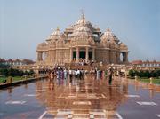 Exciting offers with India tour package